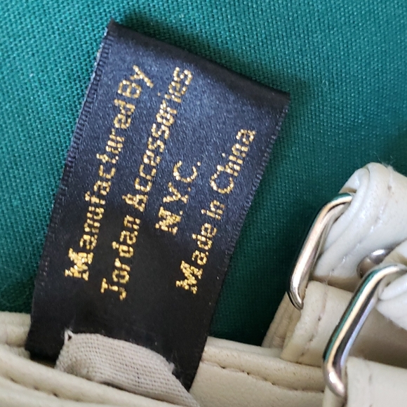 Cream Color Purse - Picture 5 of 10